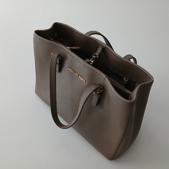 Michael Kors Saffiano Leather Medium Tote - Khaki w/ Gold Hardware - Picture 4 of 10